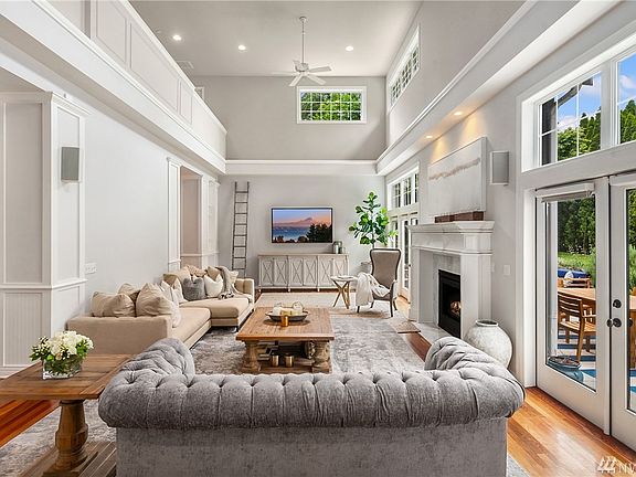 3rd image of 23725 SE 24th St