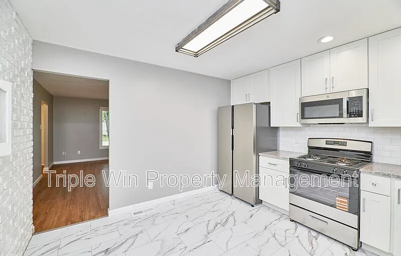 3 bed, 2.0 bath, 1189 sqft, $1,850 — Photo 1