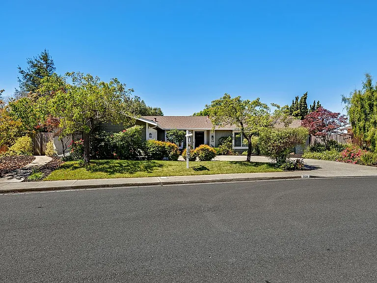 308 Panorama Ct — Photo 40
