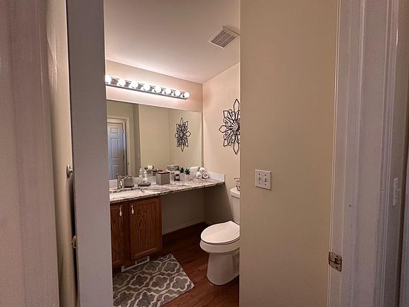 4th image of 183 Legacy Park Cir