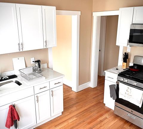 3rd image of 4058 Washington St