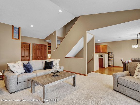 2nd image of 1681 E Harbour Towne Cir #121