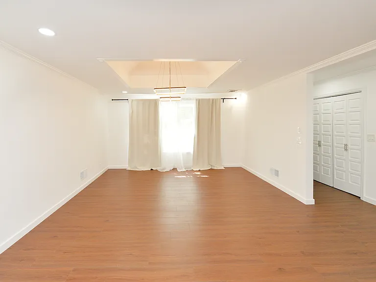 38 Griswold Pl — Photo 2