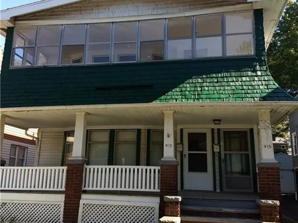 913 Helmsdale Rd, Cleveland Heights, OH 44112