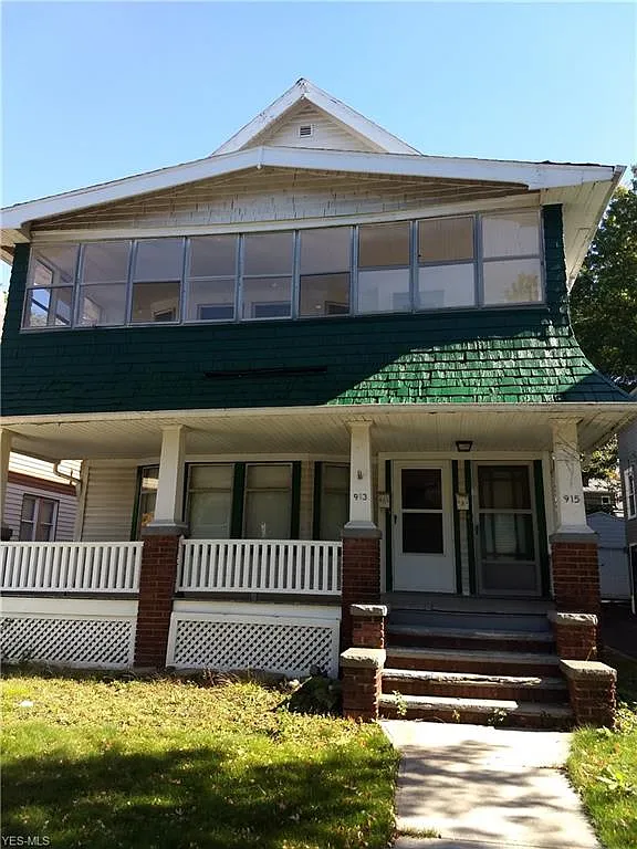 913 Helmsdale Rd photo 1