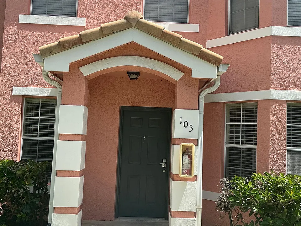 168 SW Peacock Blvd #35-103