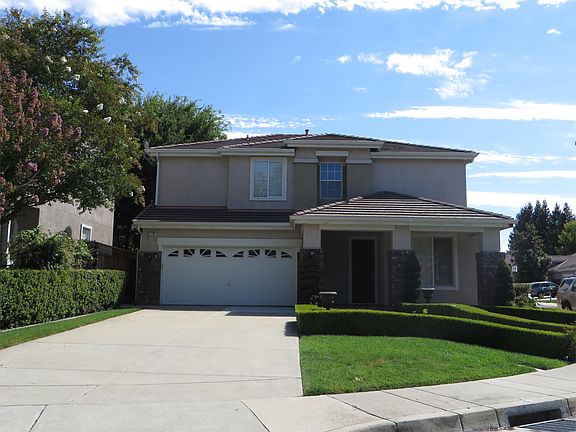 2nd image of 115 Gerbera St