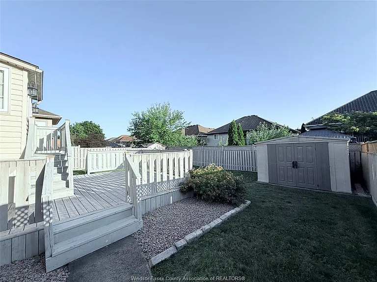 170 Diane Cres — Photo 21