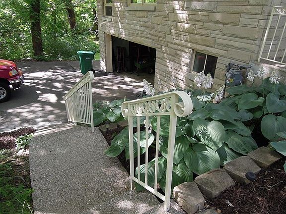 5th image of 7352 Lakeside Dr