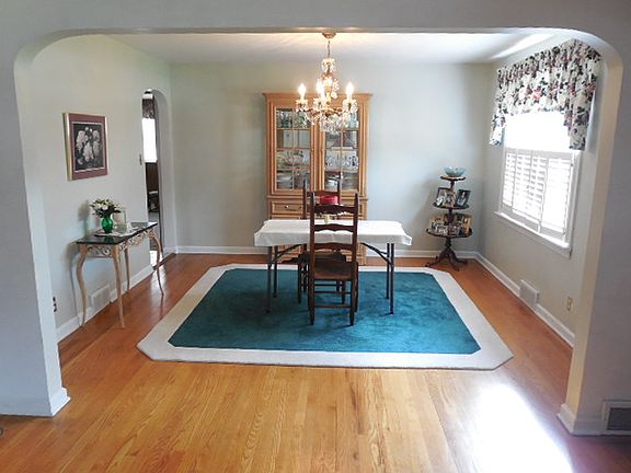 4th image of 120 Forest Park Dr