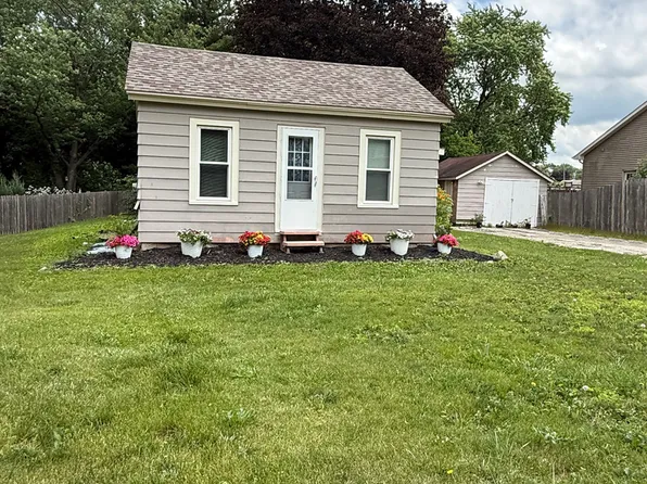 423 Maple St, Marengo, IL 60152