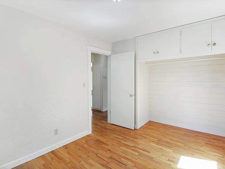 1321 Central St NE — Photo 16