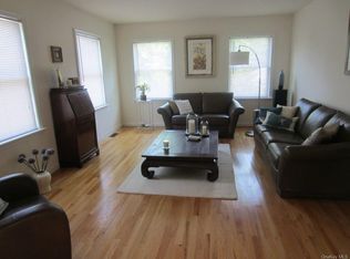 2 Lakeshore Dr, Eastchester, NY 10804