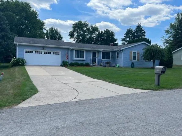 3066 Brockwood Dr NE, Grand Rapids, MI 49525