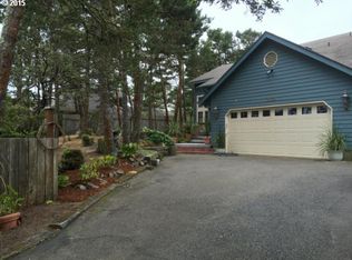 3535 N Rhododendron Dr, Florence, OR 97439