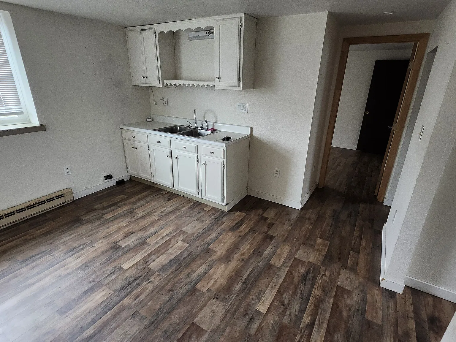 2 bed, $860 — Photo 1