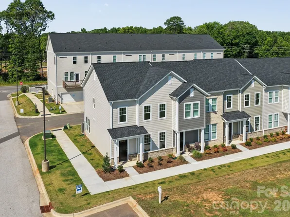 205 Vanguard Ln #15, Gastonia, NC 28056