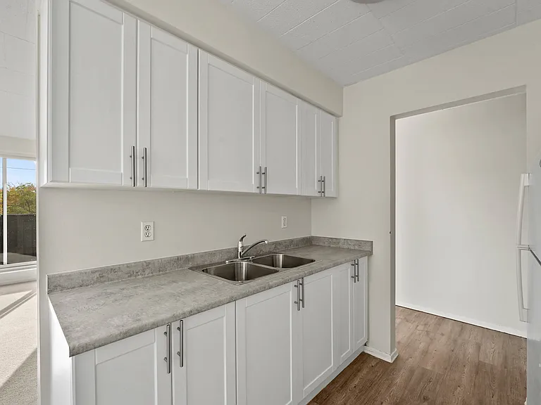 3170 Donnelly St — Photo 8