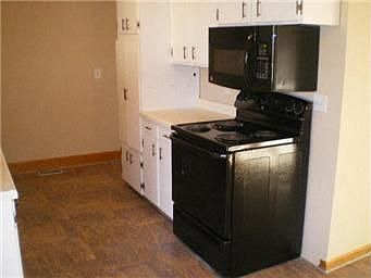 4th image of 1105 N Farview Dr