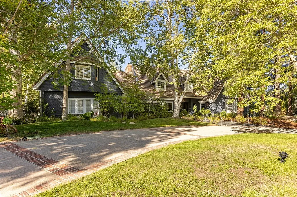 6 bed, 7281 sqft, $28,000 — Photo 3