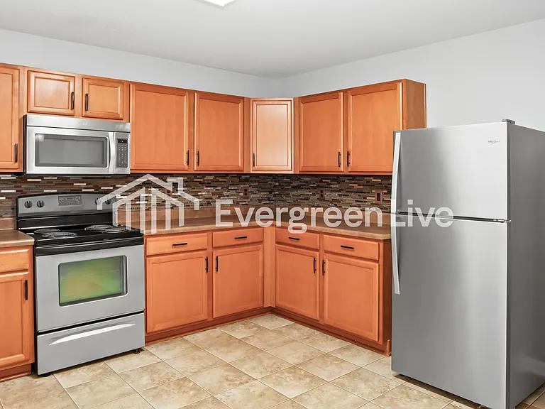 233 Laramie Cir NW — Photo 8