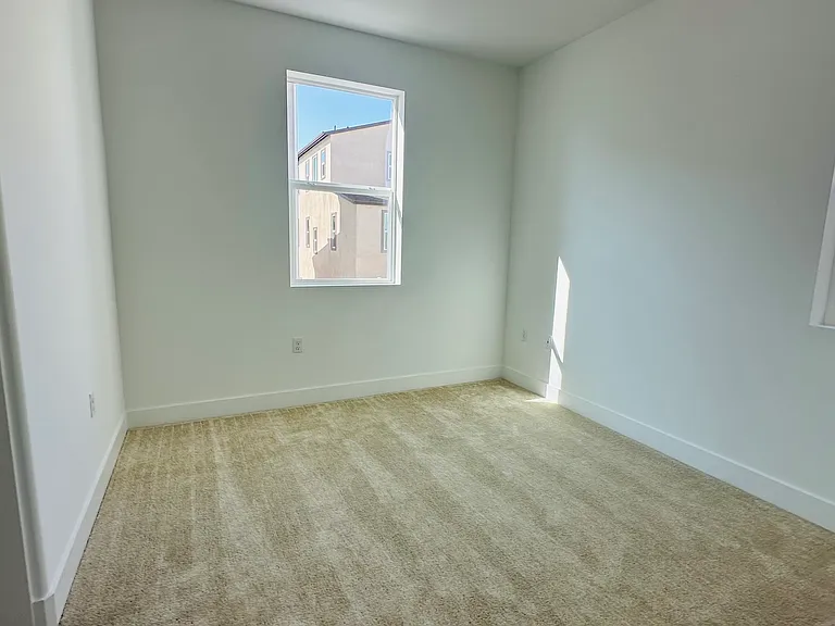 454 Lobata — Photo 10
