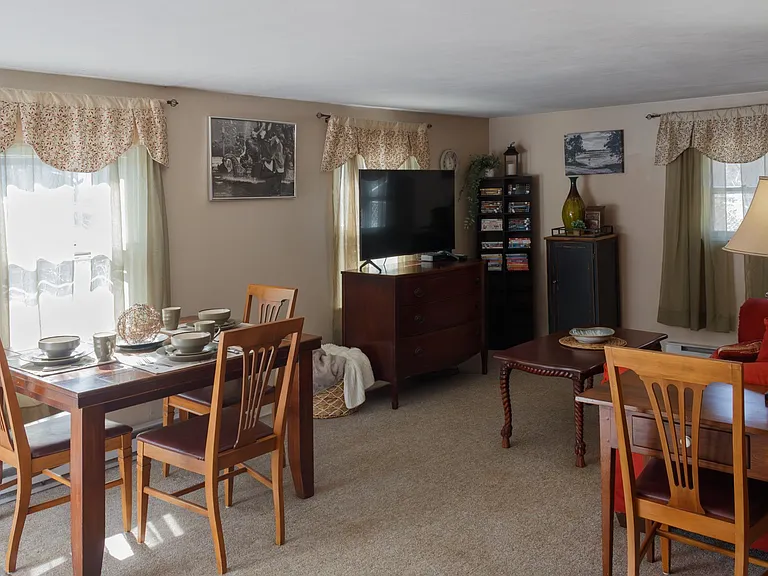 21 Hannum St #1/2 — Photo 14