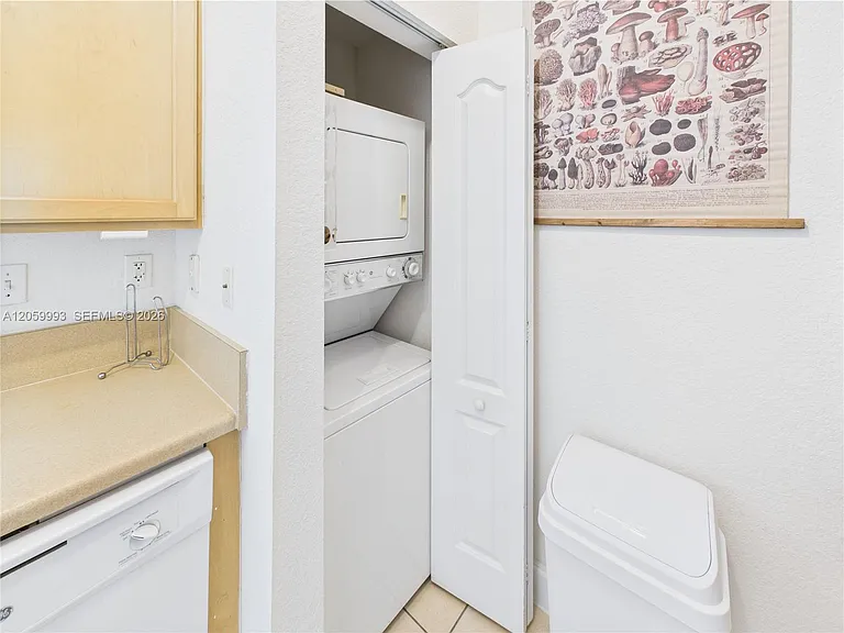 6001 SW 70th St #455 — Photo 8
