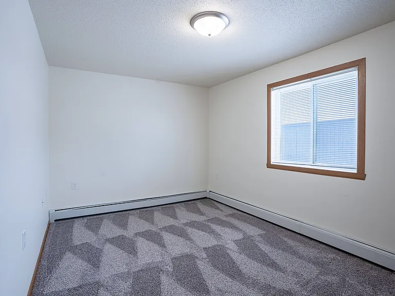 Moorhead, MN Woodstone Apartments | 31A | Bedroom