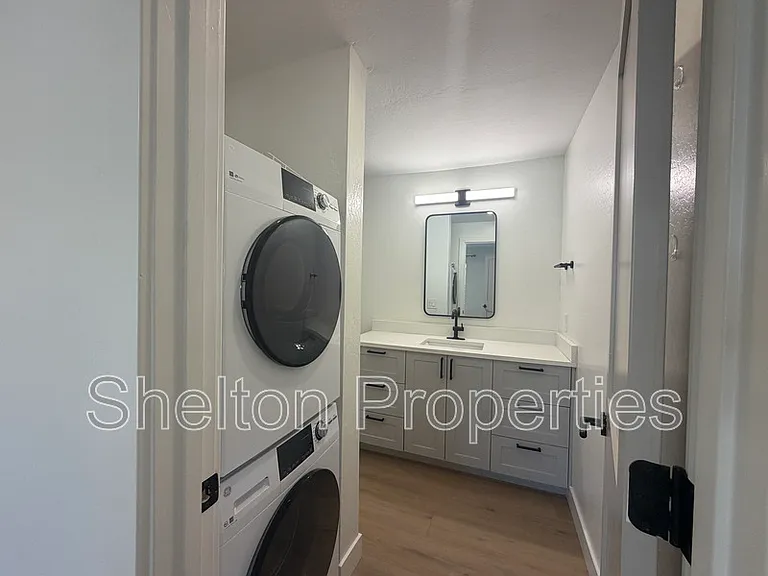 614 N 10th Ave #B — Photo 11