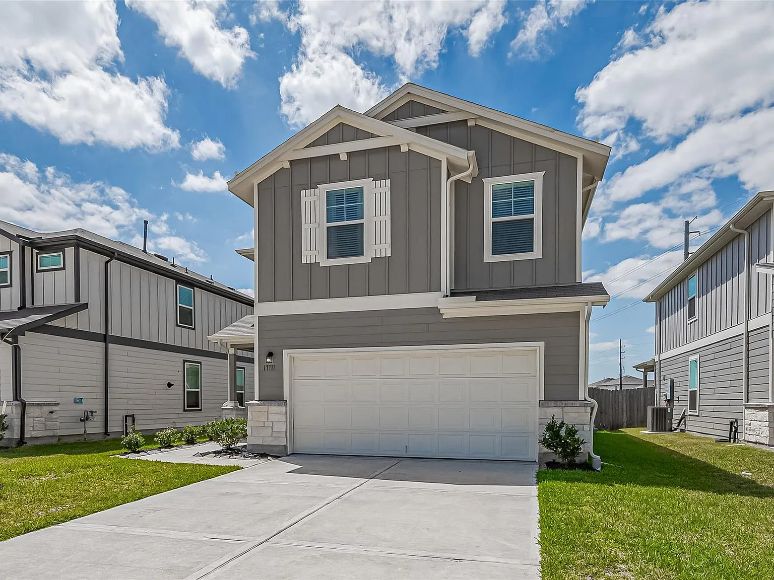 4 bed, 2.5 bath, 1656 sqft, $2,100 — Photo 2