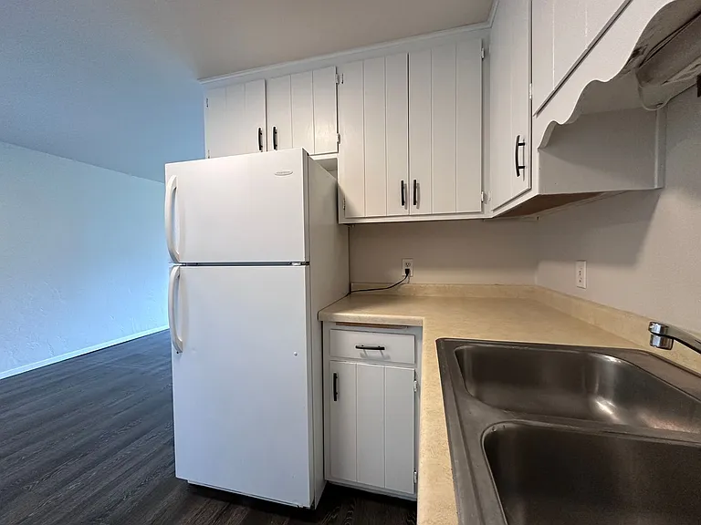 1186 Scheuring Rd — Photo 10