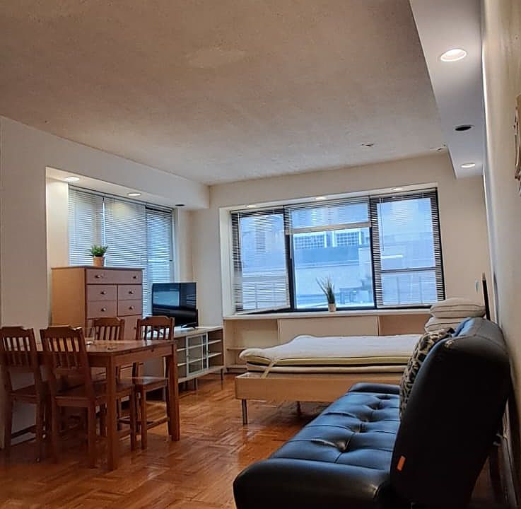 1st image of 210 E 47th St APT 2A