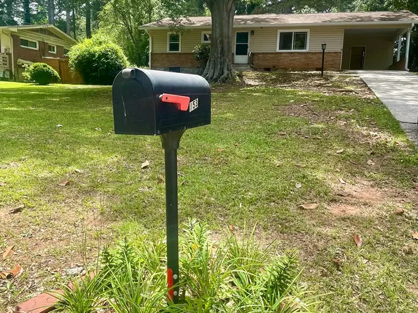 1537 Sagewood Cir, Stone Mountain, GA 30083