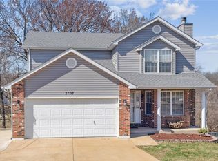 2707 Spring Dr, Imperial, MO 63052