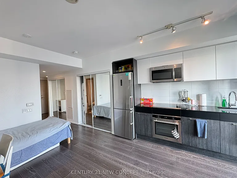 68 Shuter St #1811 — Photo 8
