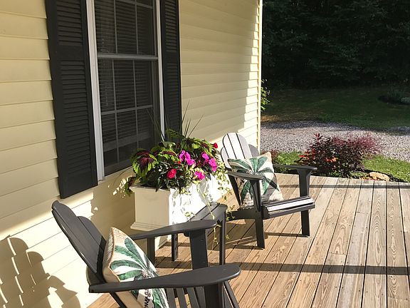 3rd image of 452 Platt Hill Rd