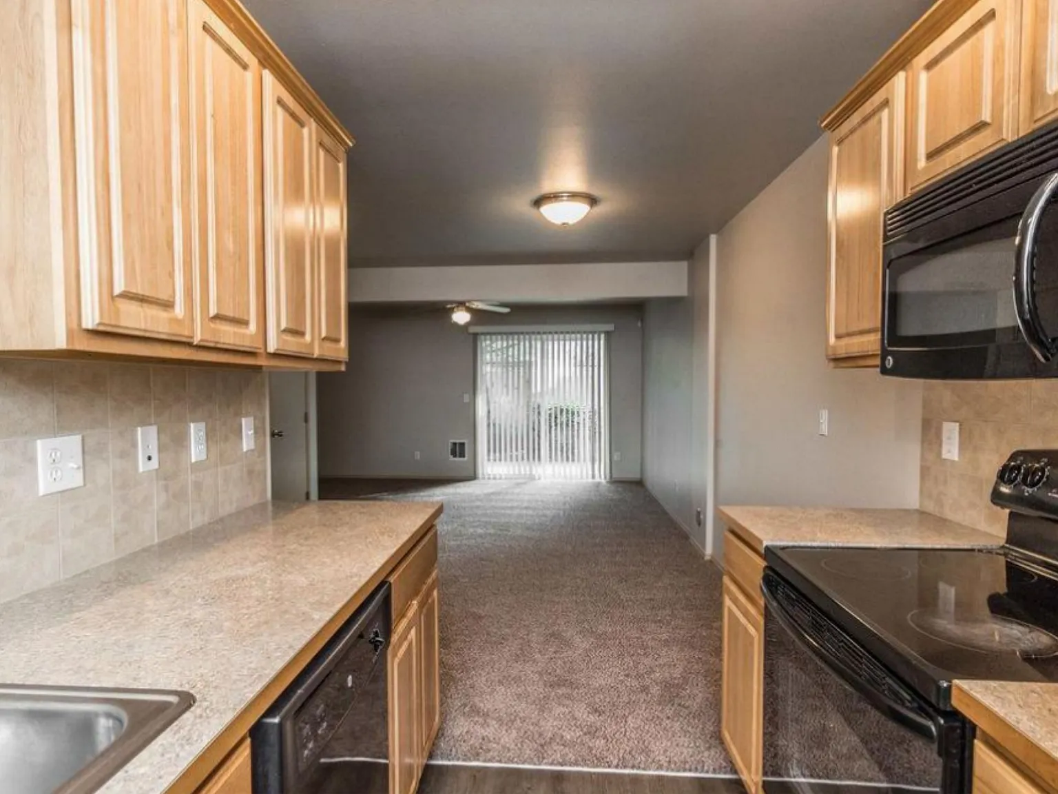 2 bed, 1.5 bath, 1100 sqft, $1,775 — Photo 3