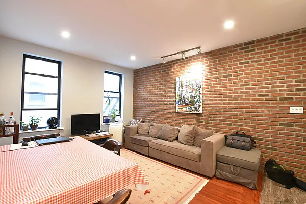 Rented by Clove Realty LLC | media 13