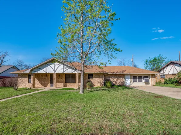 508 S Pedigo St, Pilot Point, TX 76258
