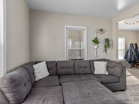 5th image of 1127 Sibley St NW