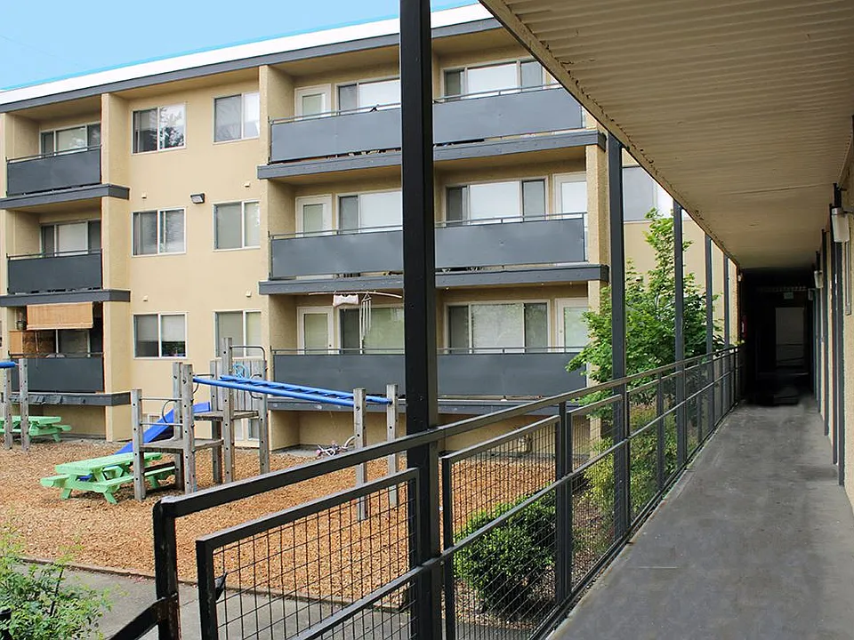 Starliter Apartments