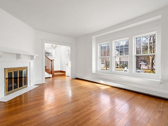 4th image of 16 Intervale Rd