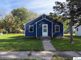 925 7th St S, Saint James, MN 56081