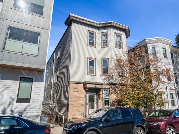 574 E 3rd St, South Boston, MA 02127