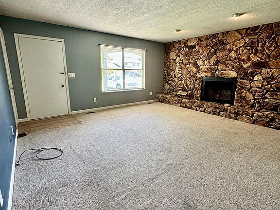 3rd image of 973 Fenway Dr