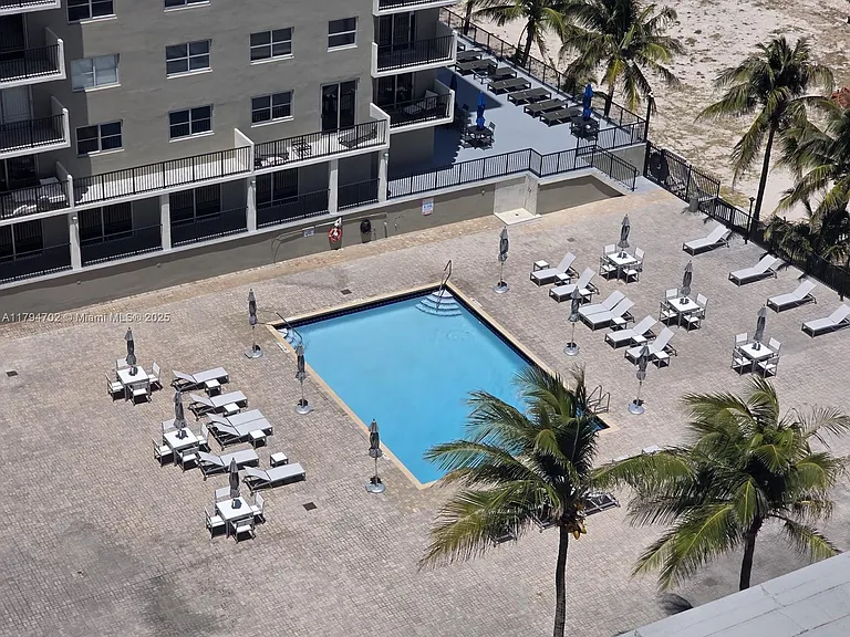 9225 Collins Ave #1409 — Photo 32