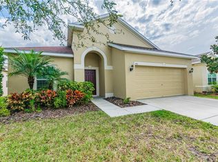 907 Parker Den Dr, Ruskin, FL 33570