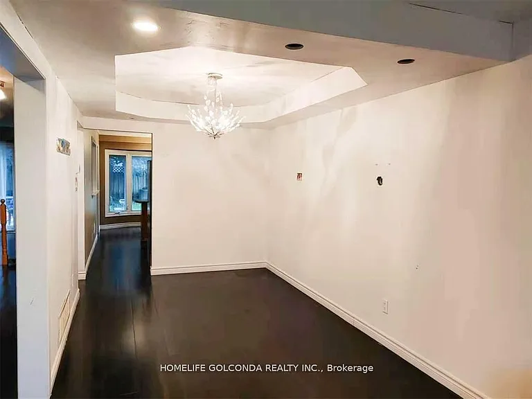 48 Hadden Cres — Photo 3