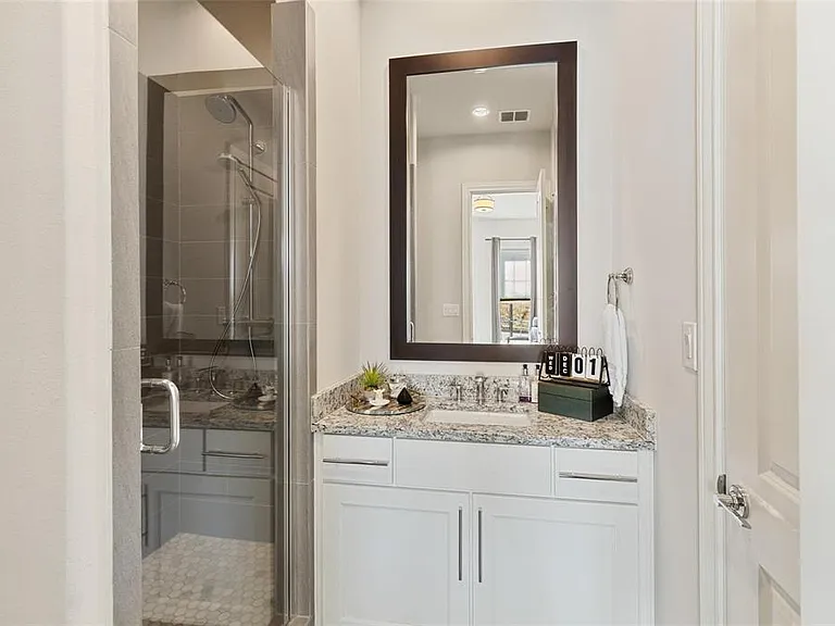 916 W Peach St — Photo 20